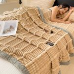 Manta textura acanelado con borde